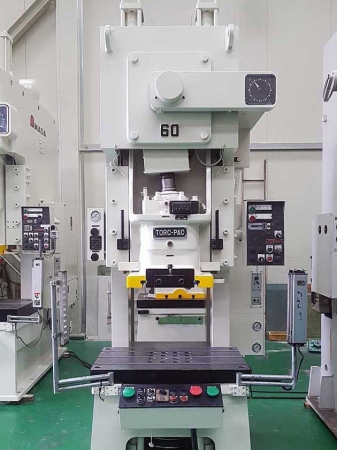 CS프레스 아마다 60톤