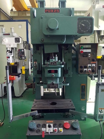 CS프레스 와시노 25톤