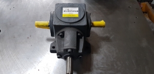 BOSTON GEAR BOX
