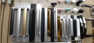 하드웨어 손잡이