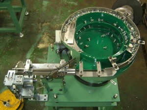 LINEAR FEEDER