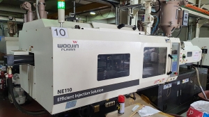 우진 110톤 (NE 110) 사출기 중고사출기 사출성형기 하이브리드사출기